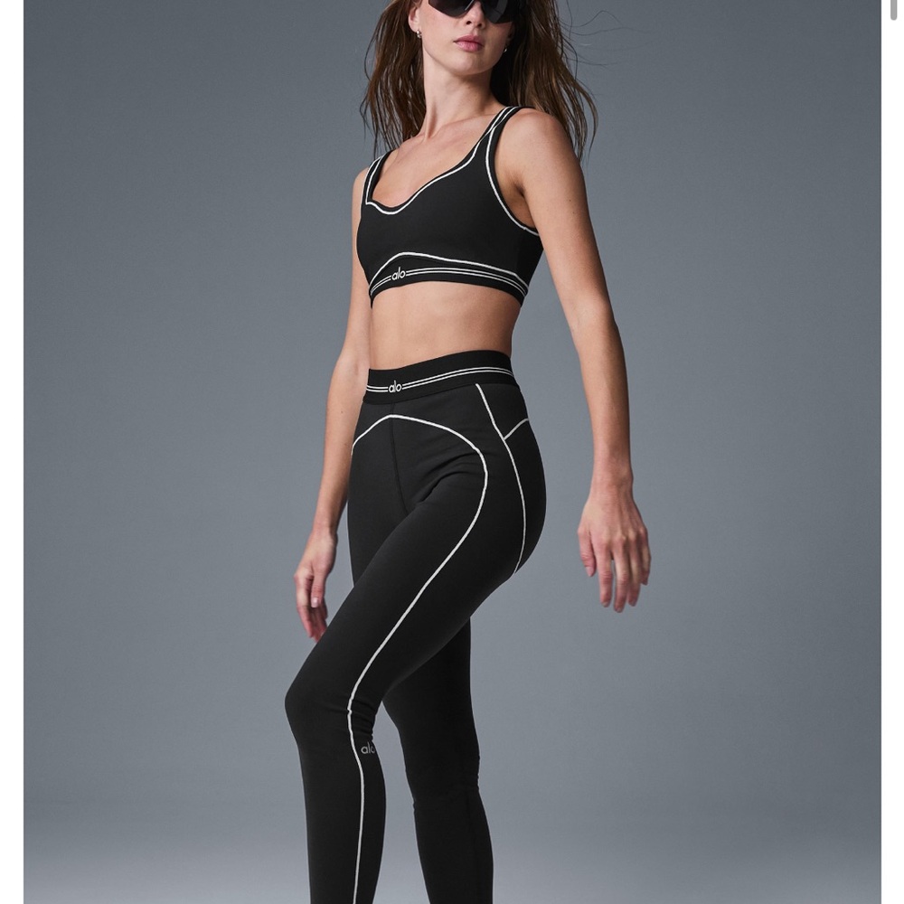 Alo heart throb workout set size small